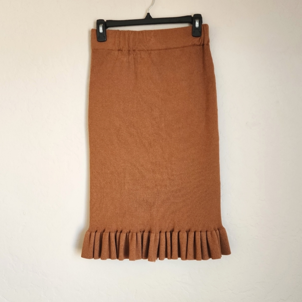 NWOT Sweet Rain Sweater Pencil Skirt With Ruffle Size L